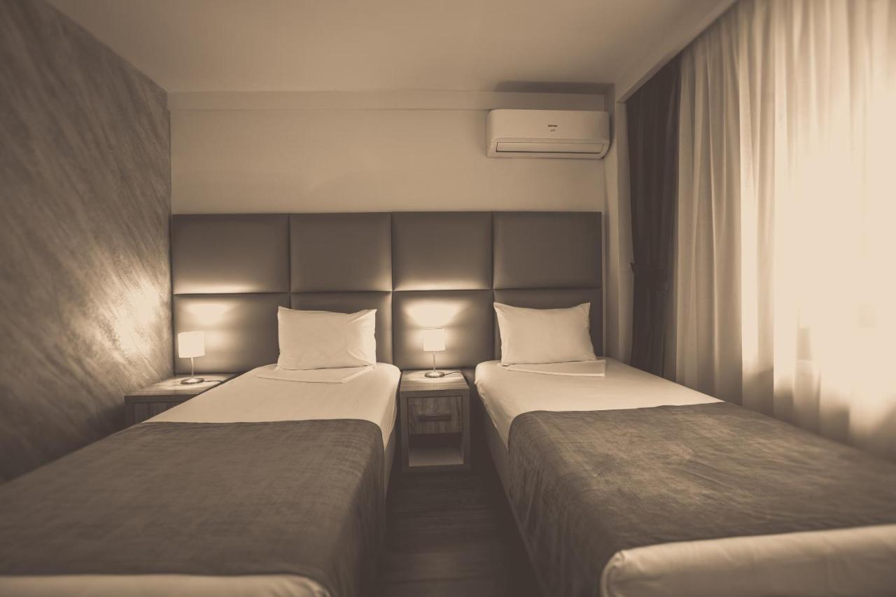 Hotel Corvaris Bucarest Extérieur photo