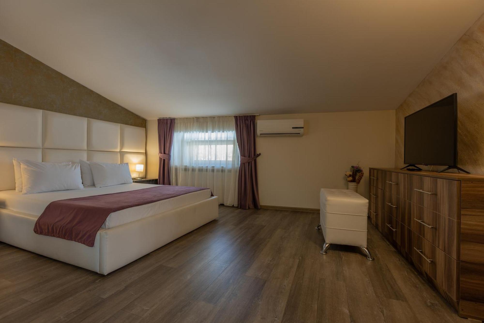 Hotel Corvaris Bucarest Extérieur photo